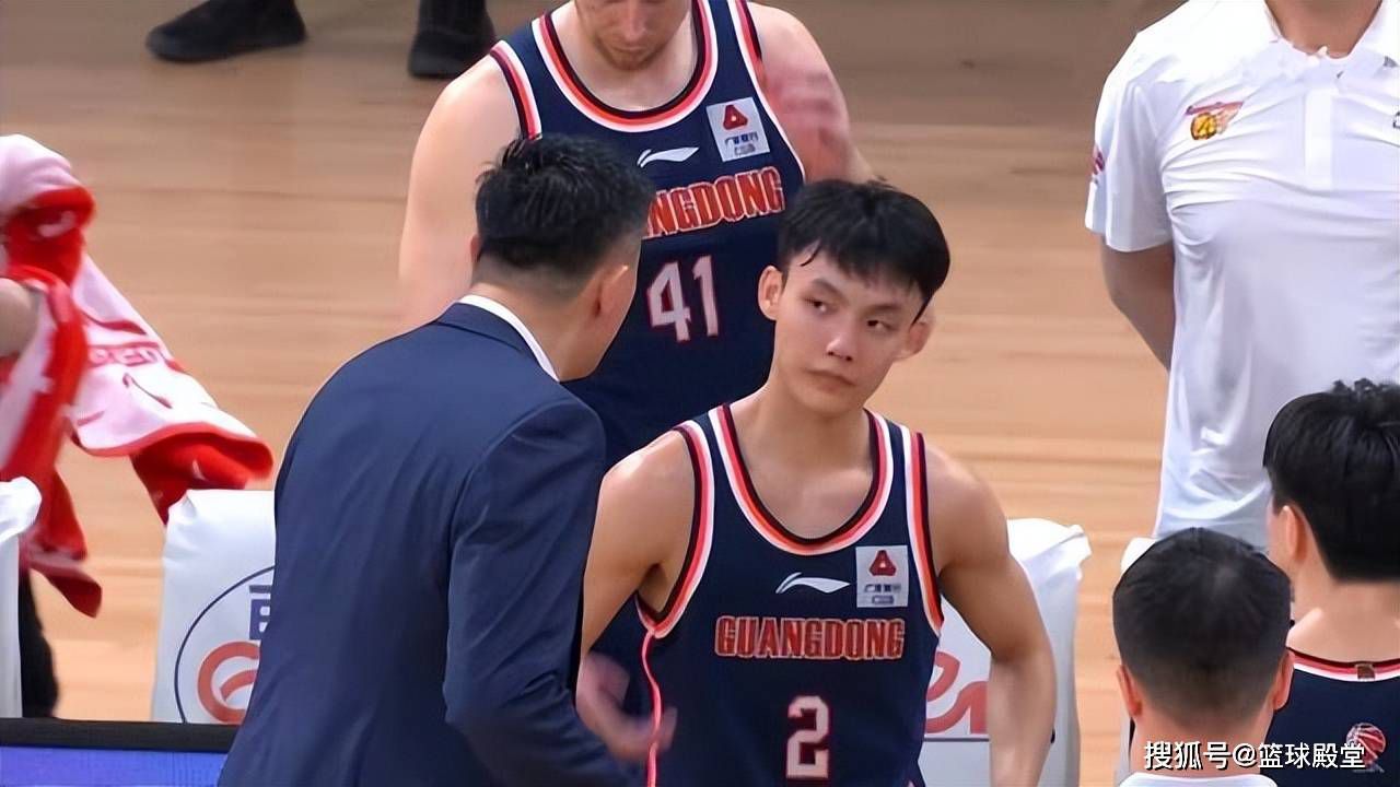 　　　　如斯想一想，《白天寒光》仍是有它存在的意义的，只是这意义在跟影片自己毫无关系。